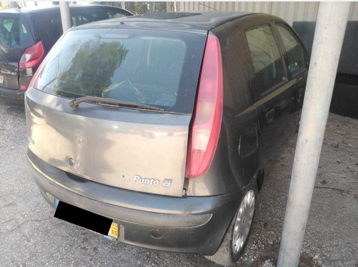 Para Peças Fiat Punto 80 1.2 16V de 2000 com 80CV com boa mecânica