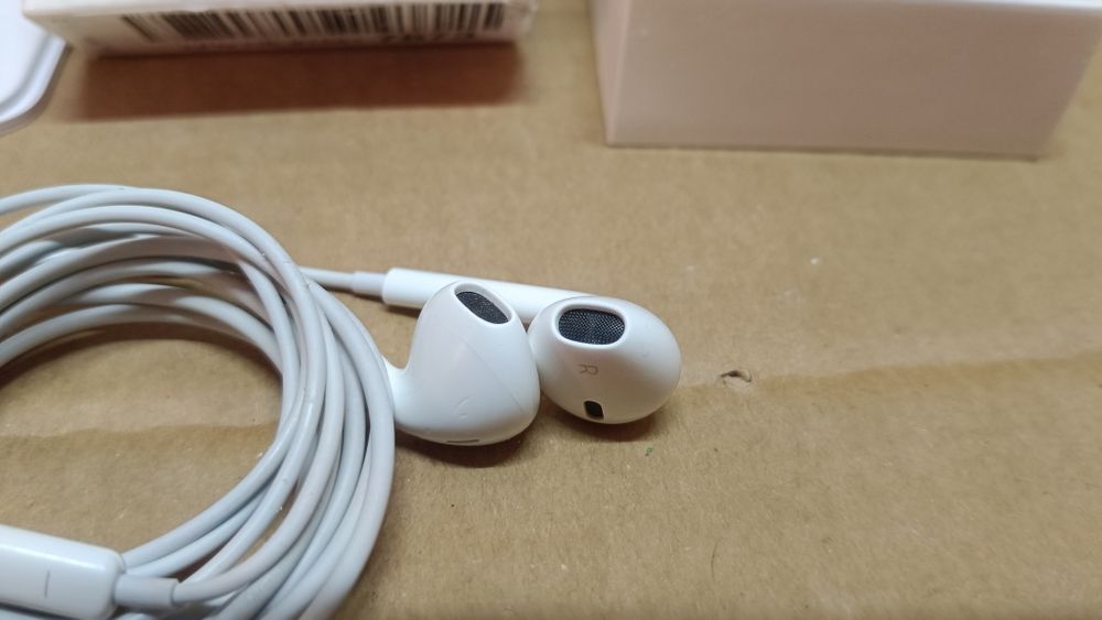 pple EarPods ze złączem Lightning