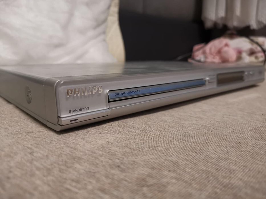 Odtwarzacz DVD Philips srebrny stan bdb