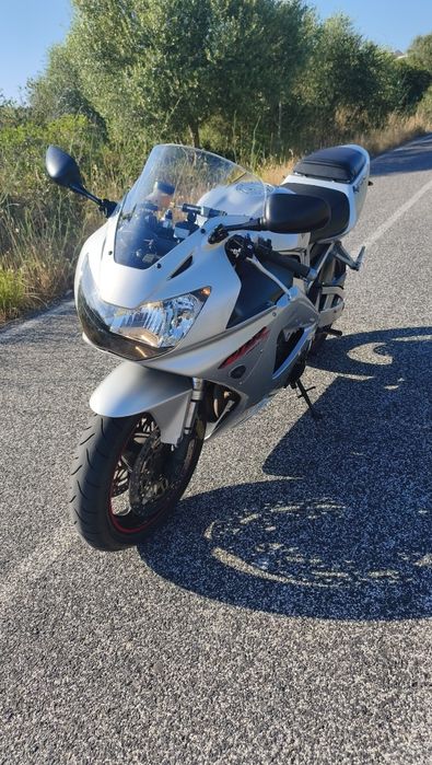 Honda cbr 929  aceito troca por outras motas