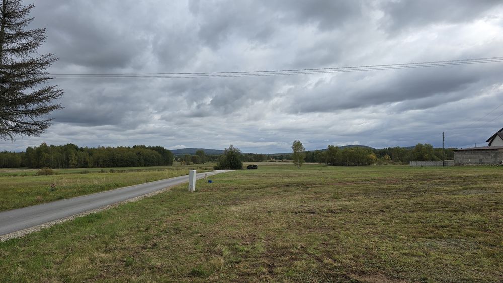 Działka z warunkami zabudowy 2800m2