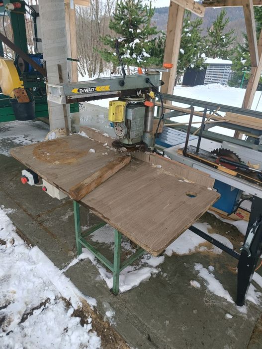 Piła radialna ukośnica kapówka piła stołowa cyrkularka