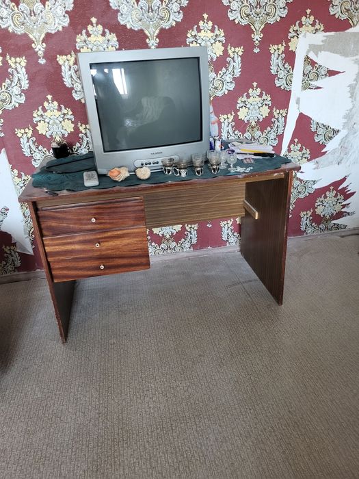 Віддам стіл самовивіз