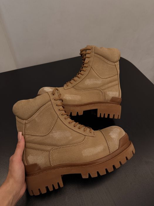 Черевики Balenciaga Combat Strike Boots