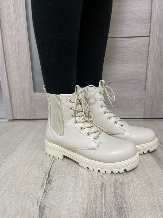 Ботинки бежевые демисезонные