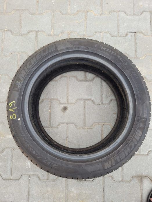 Opona Michelin 235/45 R 17