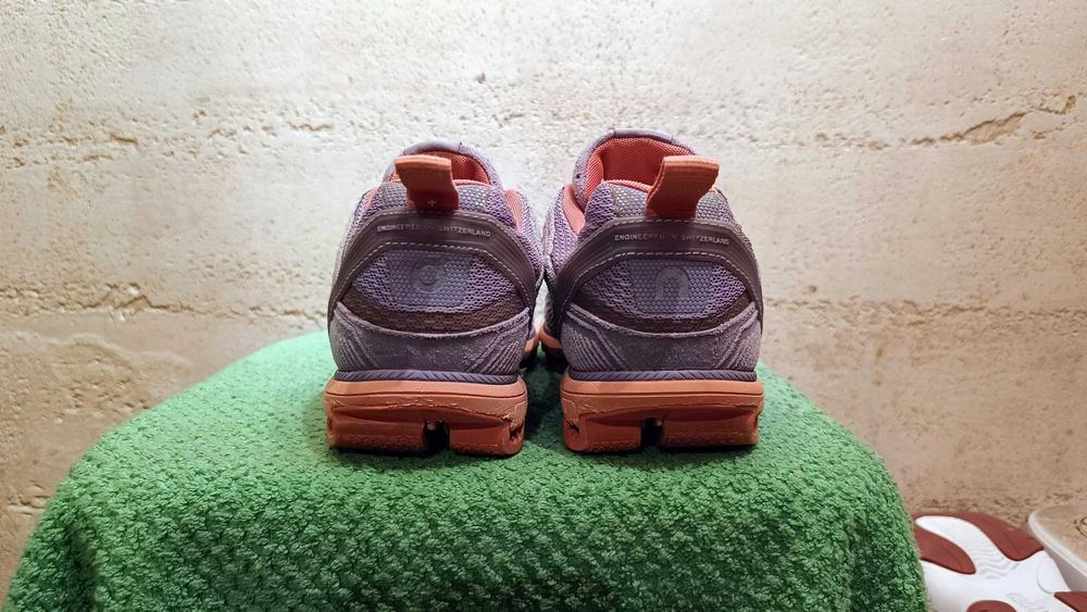 Buty do biegania ON CLOUDRUNNER r.37,5 stan bardzo dobry