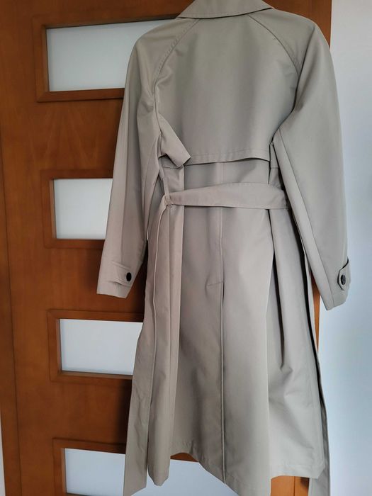 Zara beżowy trench
