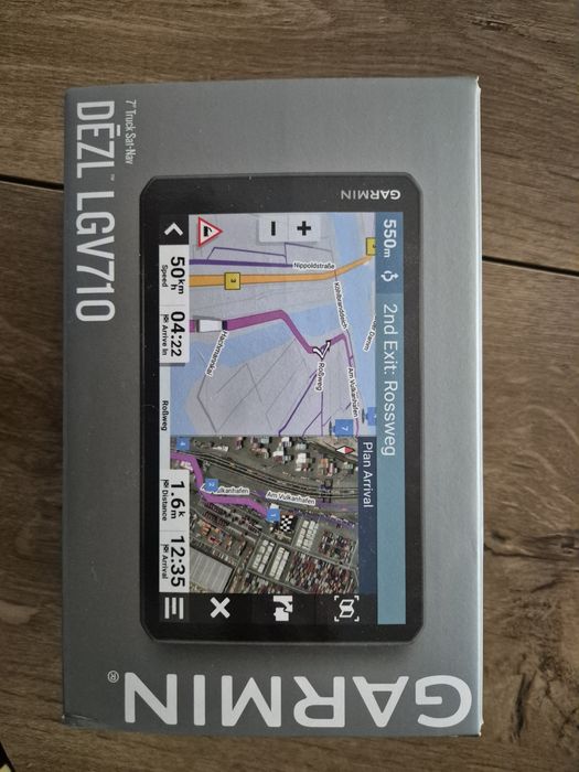 Nawigacja Garmin DEZL LG V710