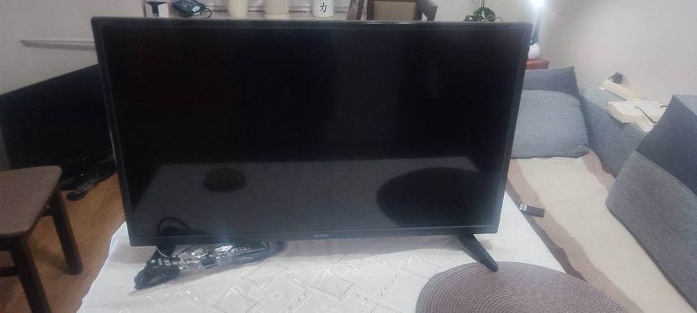 Telewizor Sharp LED 32 cale + pilot