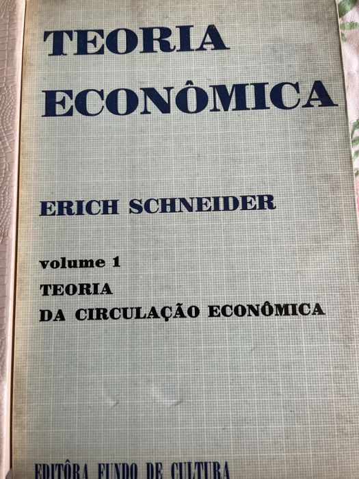 Lote 3 livros de Economia — Dornbusch, Bruton e Schneider