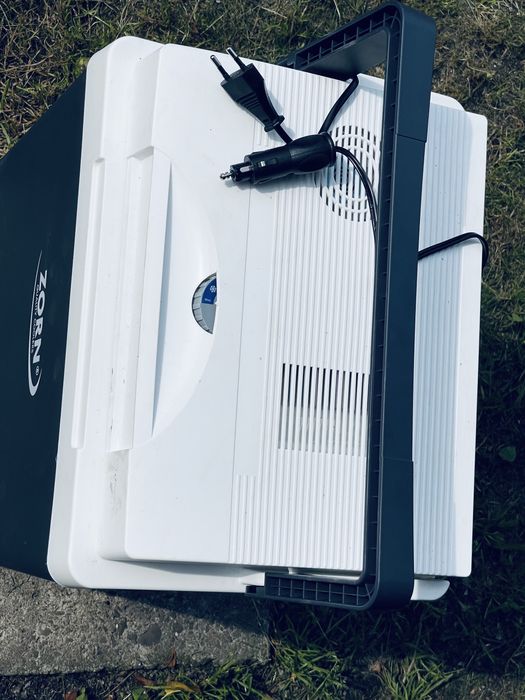Lodowka 30L kabel z wtyczka 230V + drugi kabel do zapalniczki