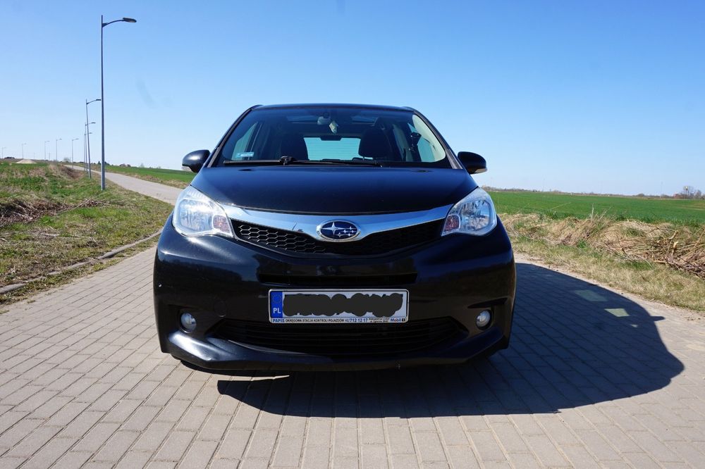 Subaru  Trezja Super stan Automat