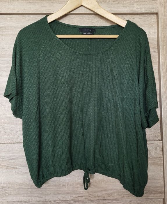 Zielona bluzka w rozmiarze S