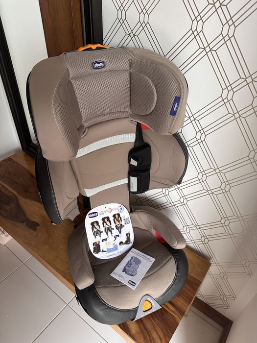 Fotelik samochodowy Oasys 2-3 FixPlus Evo 15-36kg Chicco