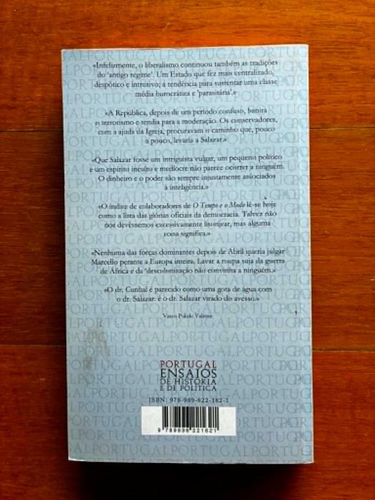 "Portugal - Ensaios de História e de Política" de Vasco Pulido Valente