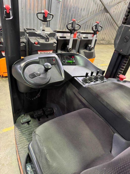 Річтрак Штабелер  Linde R14+ електро 1.4 т. 7.6 м 2003 року