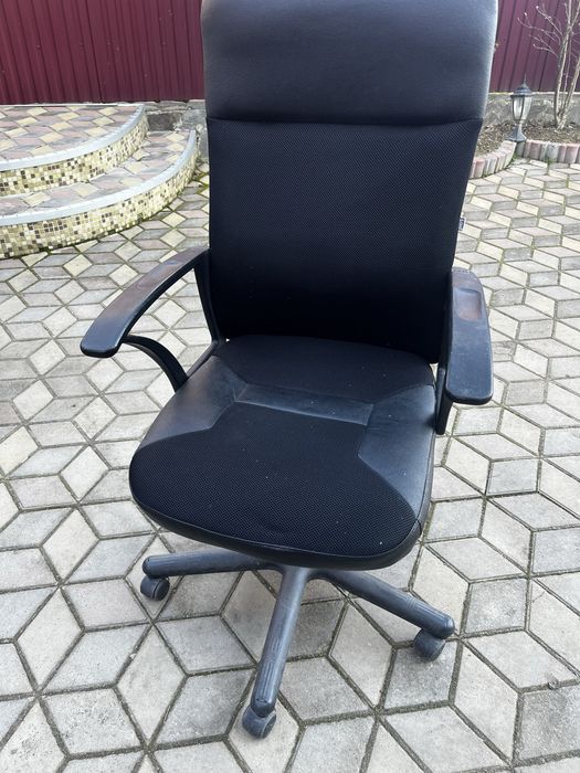 Офісне крісло (велике)
