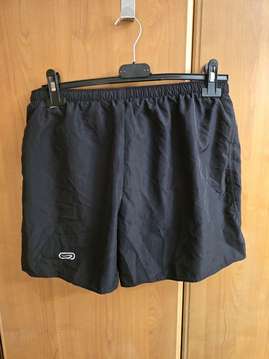 Czarne spodenki do biegania