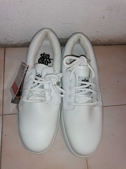 Fatos Macaco e sapatos