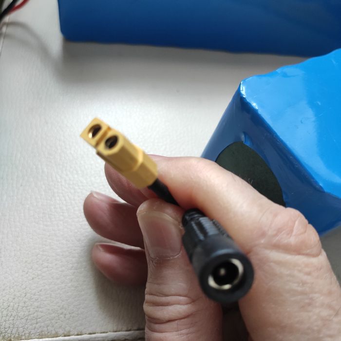 Аккумулятор litiy ion  48 v зарядное устройство