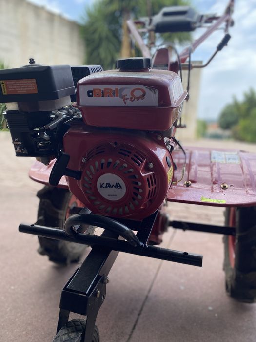 Motoenxada c/ freses e abre regos