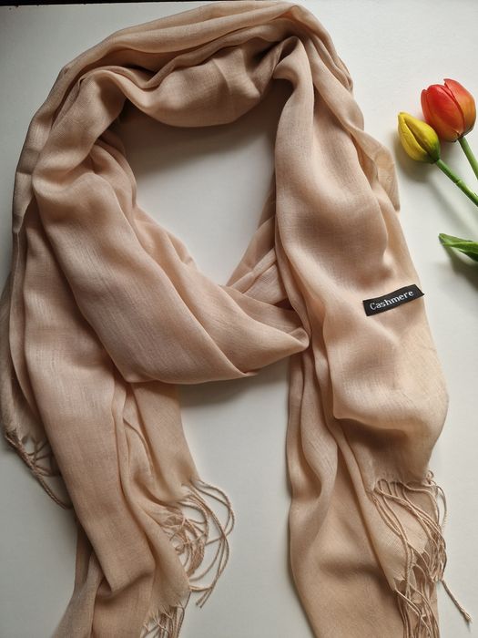 Nowy szalik Cashmere beżowy
