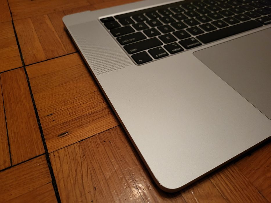 Palmrest a2141 Macbook pro 16" silver kadlubek z bateria i całym osprz