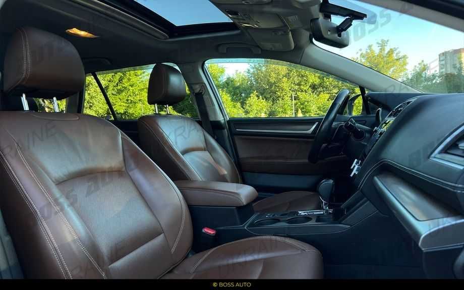 Subaru Outback 2018 2.5L в комплектації Touring (максимальна)