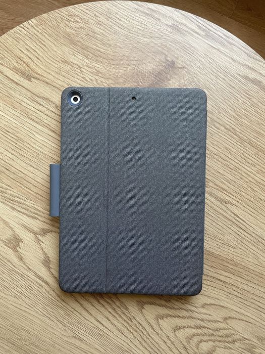 iPad 8th gen 32 GB Case z klawiaturą Logitech Combo Touch