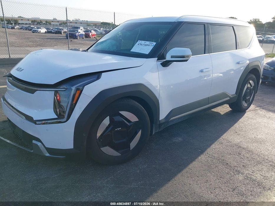 В дорозі на розбірку Kia EV9 wind