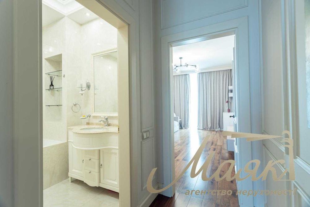 Продаж 4к квартиры с паркоместом в ЖК Зверинецкий