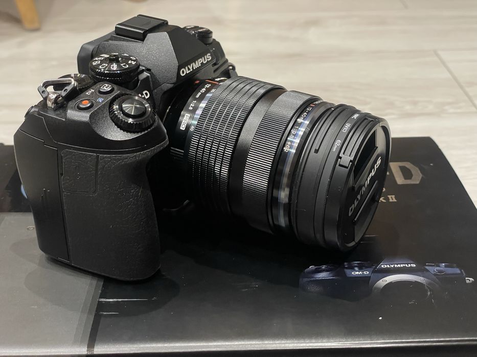 Aparat Olympus E-M1 mark II plus dwa obiektywy