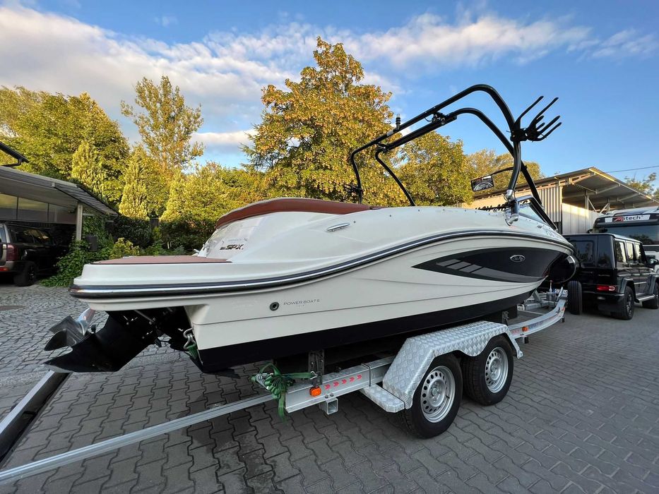 Motorówka Sea Ray 21SPX