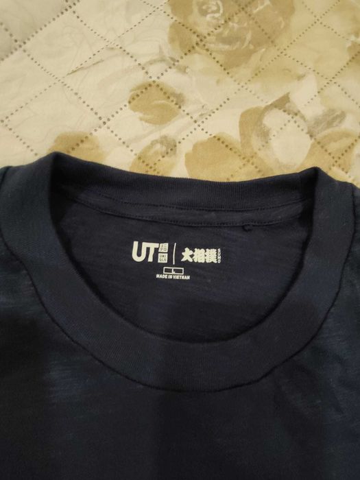 T-shirt UT tam. L em excelente estado.