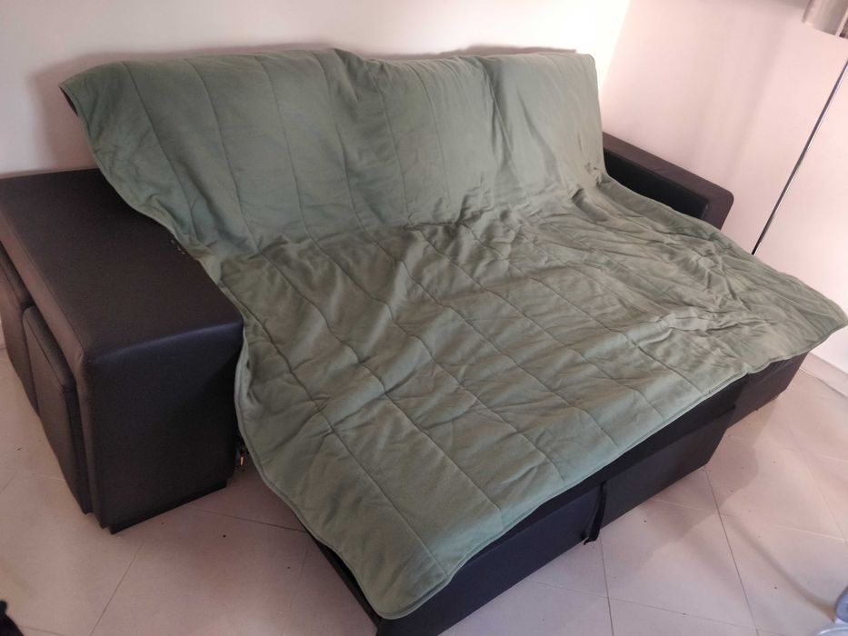 Chaise Long Conforama com dois pufs extensível a cama