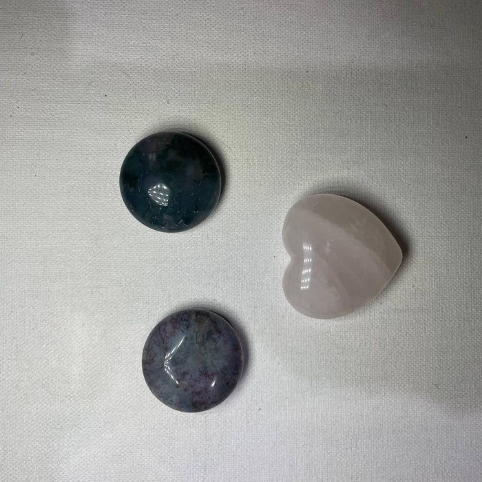 Рожевий кварц і інші мінерали