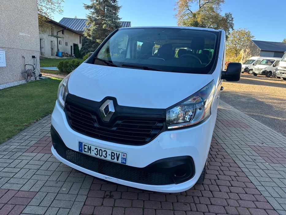 Renault Trafic Long 9 osób