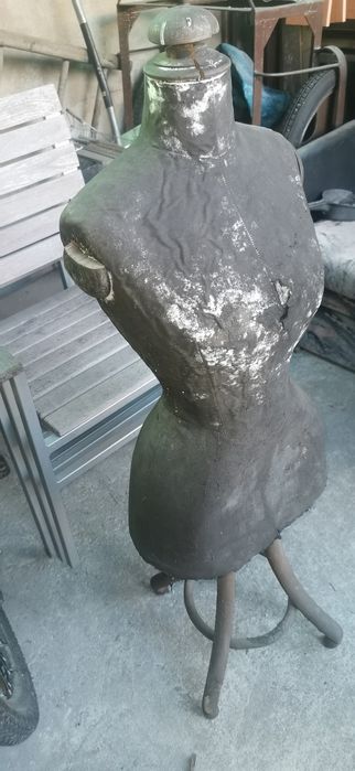 Manekin krawiecki zabytek