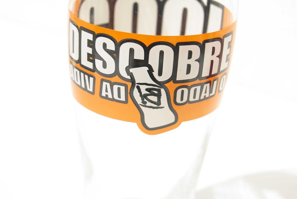 Copo do refrigerante B! Descobre o lado B da vida.