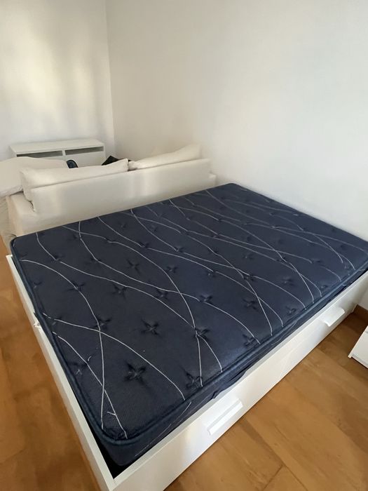 Cama com arrumação IKEA  140x200cm