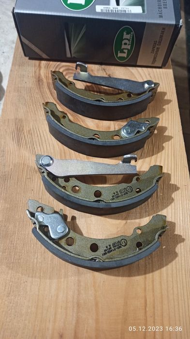 Тормозные колодки 180*31