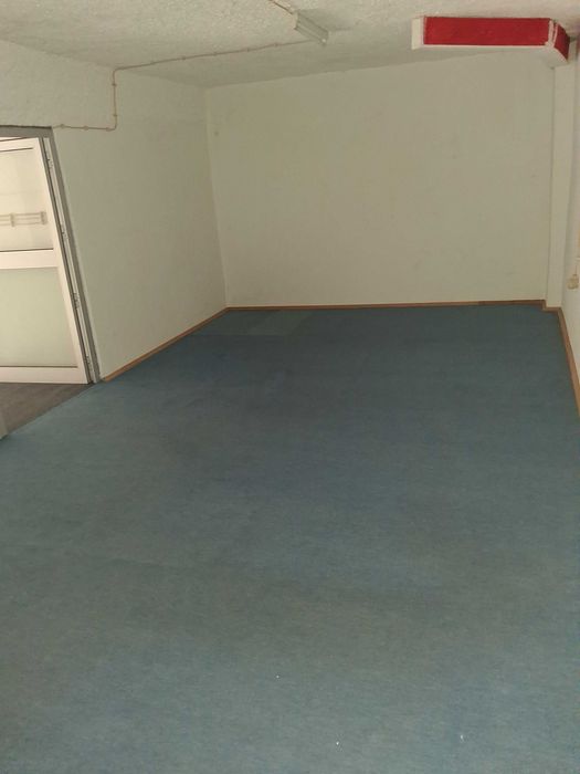 Aluga-se Armazém na freguesia de Santa Clara - Lisboa. Tm 914083889