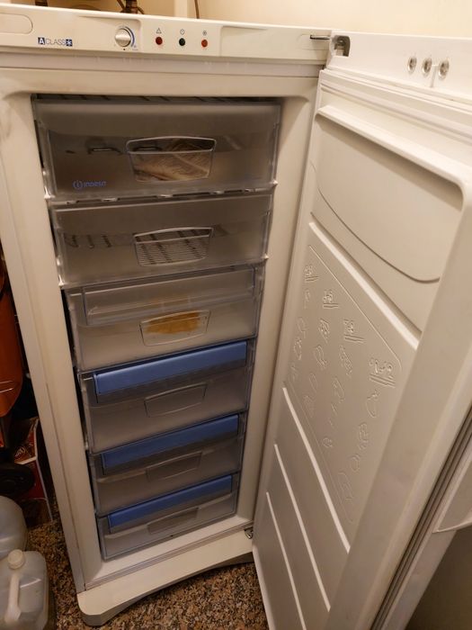 Congelador Indesit