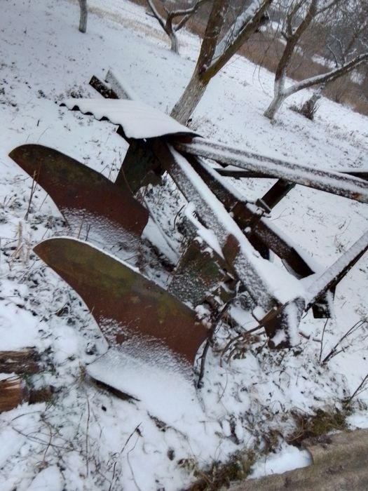 Продам плуг до ЮМЗ 3 корпусний