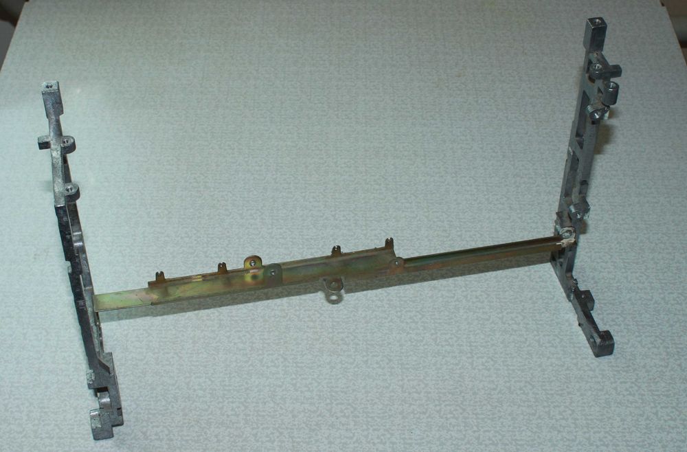 Комплектующие на Ригу 104