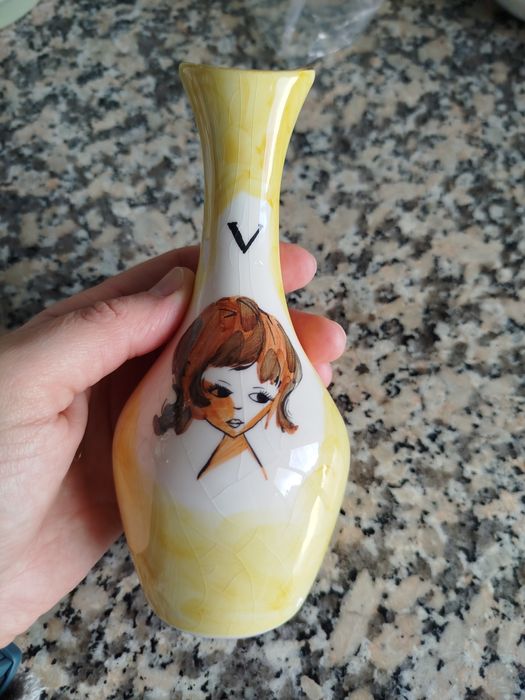 Vinegar container440670204702894080