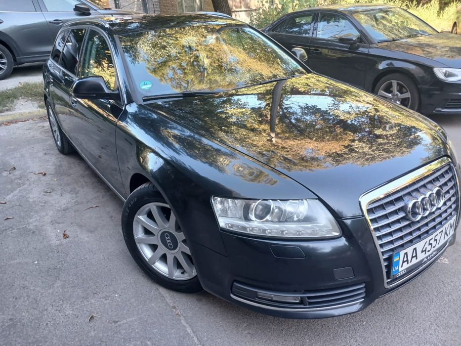 Автомобіль ауді А6 в хорошому стані