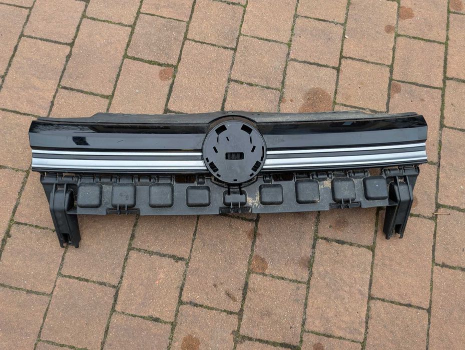 vw caddy 2k7 lift 21- osobowy grill oryginał Ładny Stan