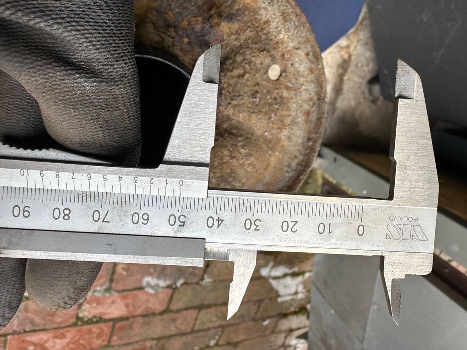 BMW E32 E34 obudowa amortyzator zwrotnica przód LEWA piasta